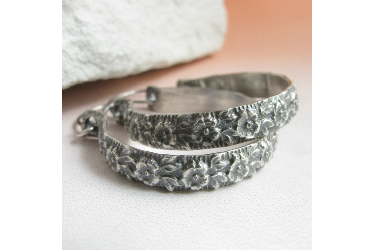 1.5" sterling silver floral hoop earrings image 2