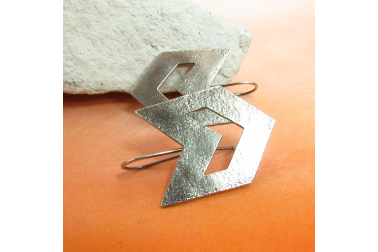 Contemporary Southwest Sterling Silver Chevron Earrings - Image 4