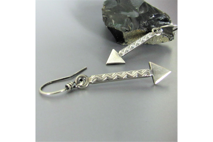 Zig zag  pattern stick earrings with arrow point made of sterling silver