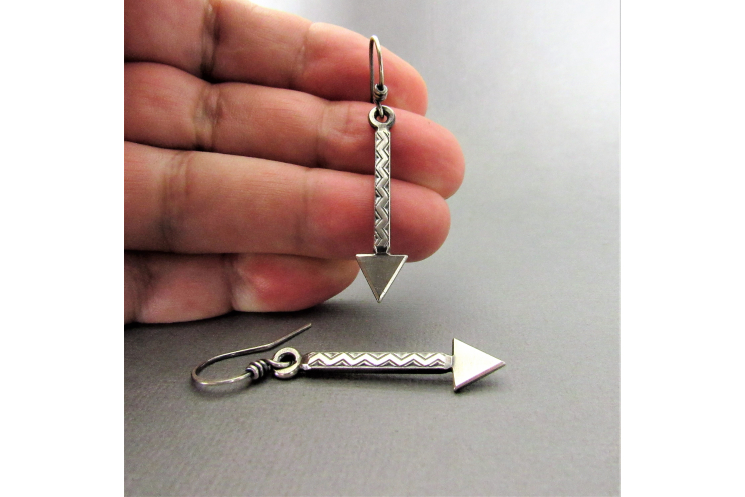Zig zag  pattern stick earrings with arrow point made of sterling silver
