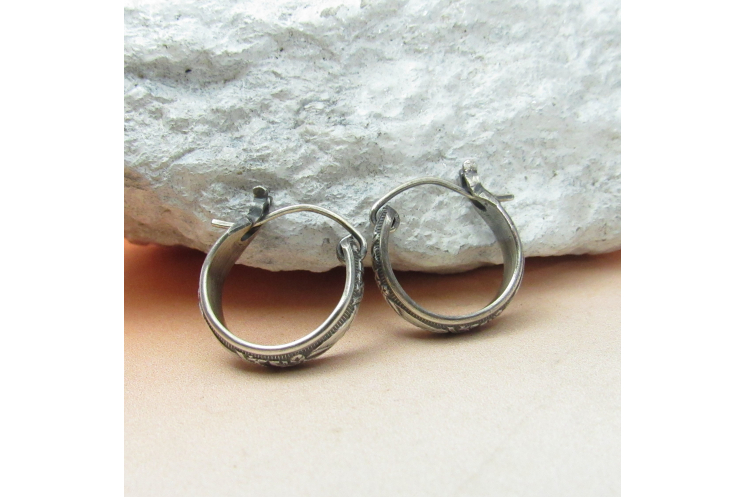 Small Floral Pattern Classic Sterling Silver Hoop Earrings With Latch