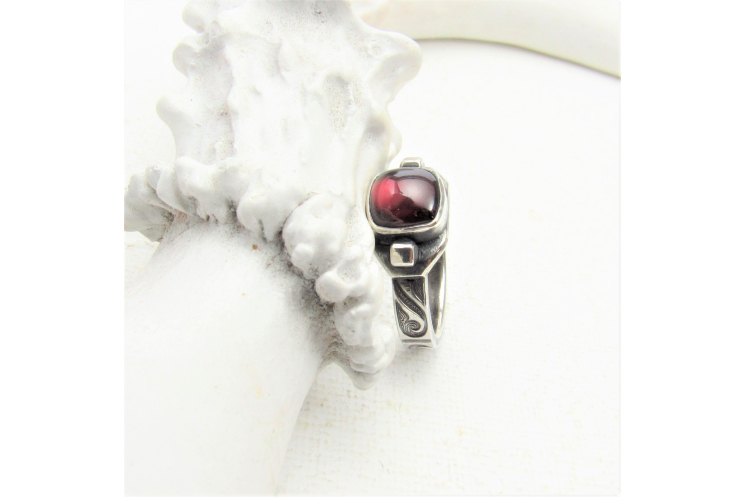 Unisex Argentium Sterling Silver And Cushion Cut Garnet Ring