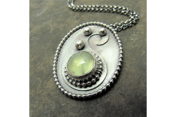 Argentium And Prehnite Paisley Pendant Necklace By Mocahete