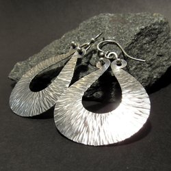 Arabesque Flow – Artisan Hammered Argentium Earrings